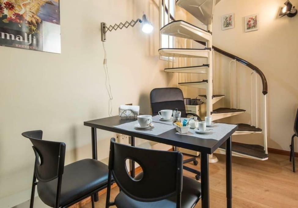 Bilocale In Centro Apartment Salerno Luaran gambar